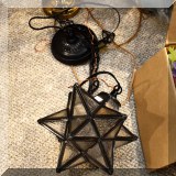 DL09. Star-shaped pendant light. 